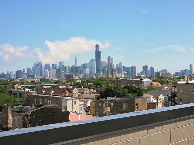 2135 W Cermak Road 4N-PH, Chicago, IL 60608