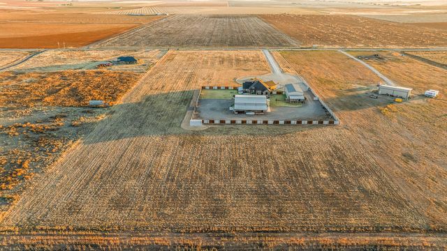 7723 E County Rd 5500, Idalou, TX 79329