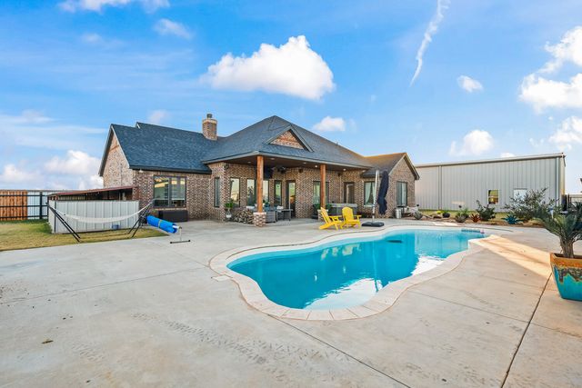 7723 E County Rd 5500, Idalou, TX 79329