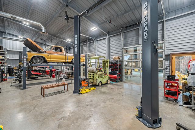 7723 E County Rd 5500, Idalou, TX 79329