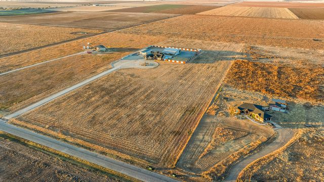 7723 E County Rd 5500, Idalou, TX 79329