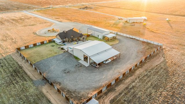 7723 E County Rd 5500, Idalou, TX 79329