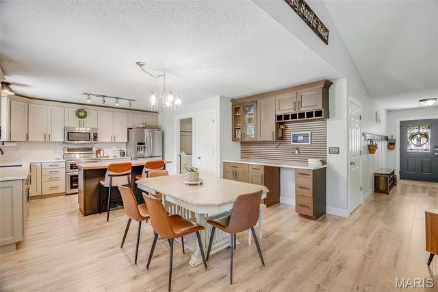 232 Sheffield Drive, Belleville, IL 62223