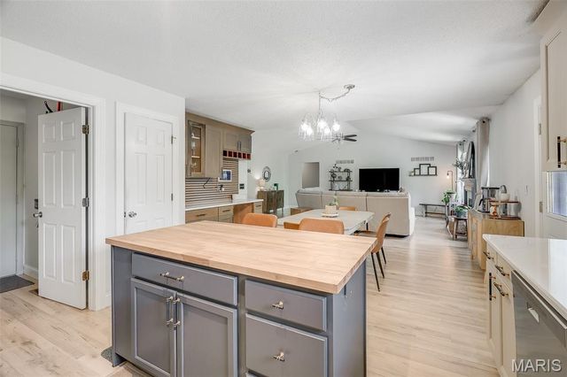 232 Sheffield Drive, Belleville, IL 62223