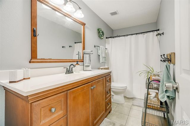232 Sheffield Drive, Belleville, IL 62223