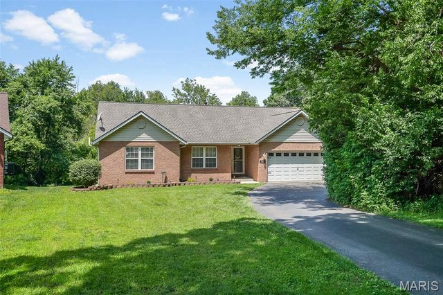 232 Sheffield Drive, Belleville, IL 62223