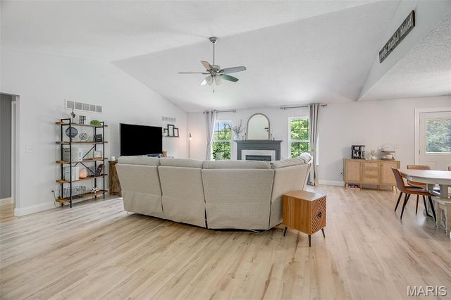 232 Sheffield Drive, Belleville, IL 62223