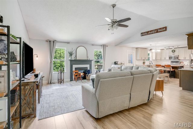232 Sheffield Drive, Belleville, IL 62223