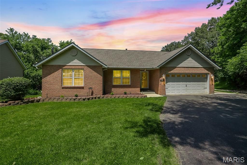 232 Sheffield Drive, Belleville, IL 62223