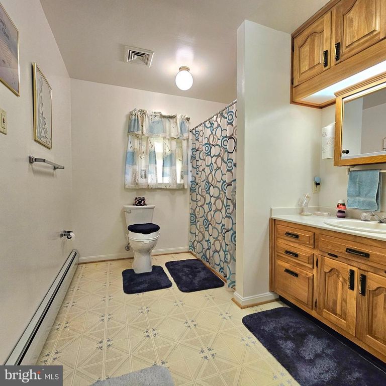 Image 26 of property listing at 20098 PINEY POINT RD, Callaway, MD 20620