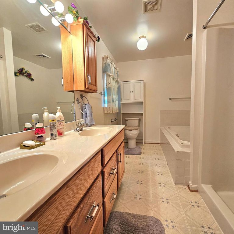 Image 35 of property listing at 20098 PINEY POINT RD, Callaway, MD 20620