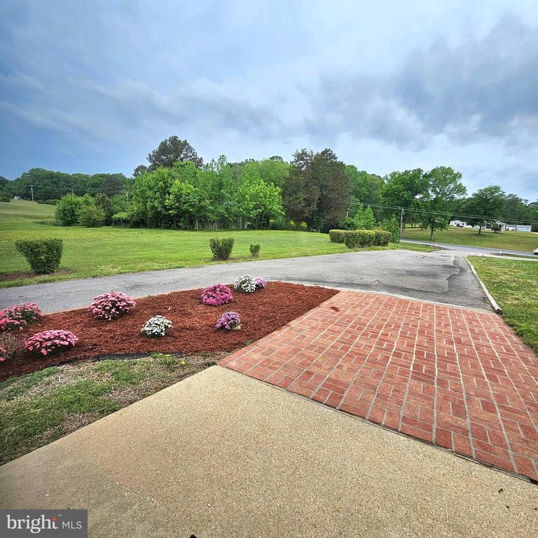 Image 47 of property listing at 20098 PINEY POINT RD, Callaway, MD 20620