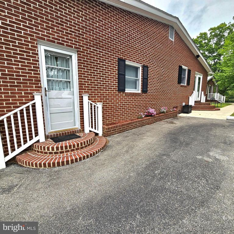 Image 52 of property listing at 20098 PINEY POINT RD, Callaway, MD 20620