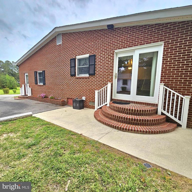 Image 53 of property listing at 20098 PINEY POINT RD, Callaway, MD 20620