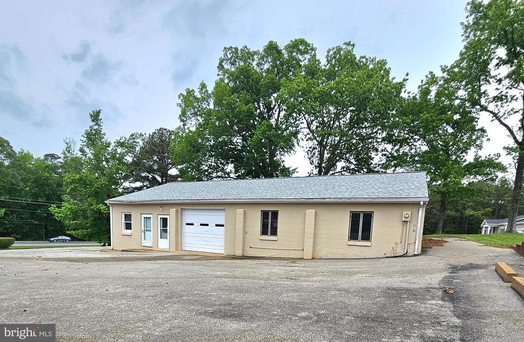 Image 59 of property listing at 20098 PINEY POINT RD, Callaway, MD 20620