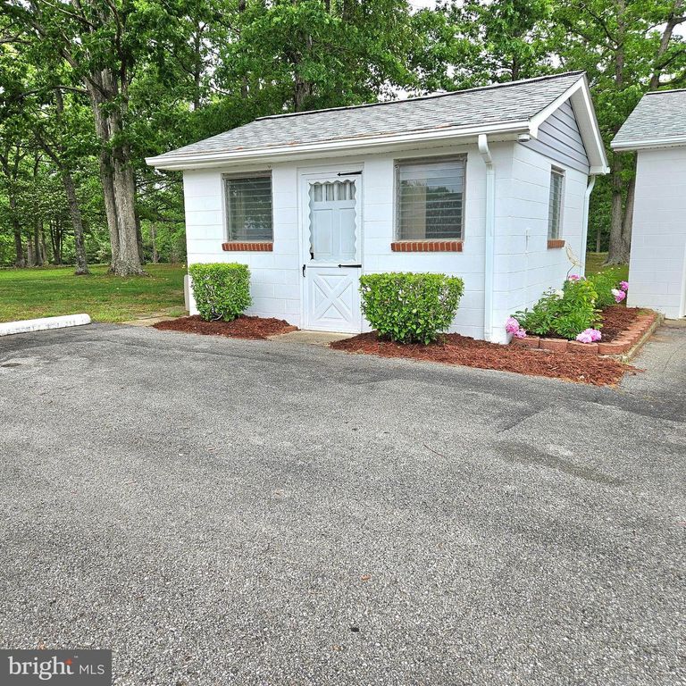 Image 67 of property listing at 20098 PINEY POINT RD, Callaway, MD 20620
