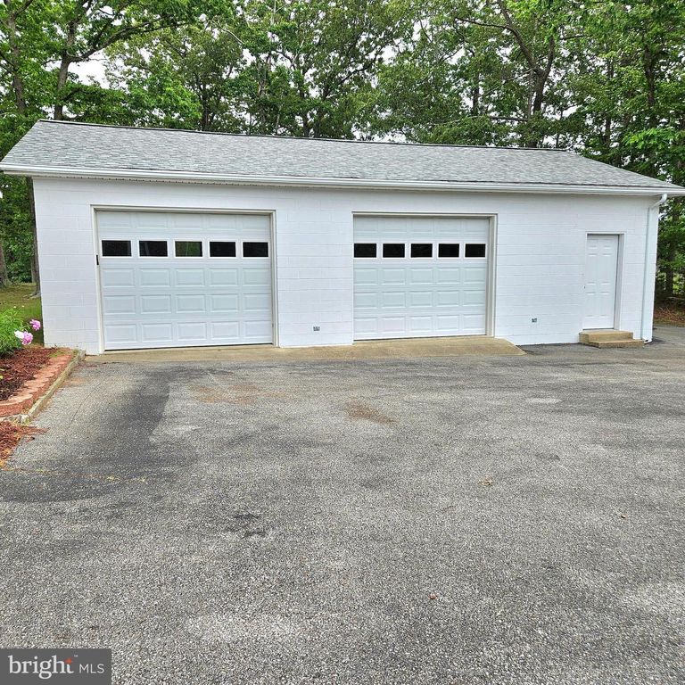 Image 70 of property listing at 20098 PINEY POINT RD, Callaway, MD 20620