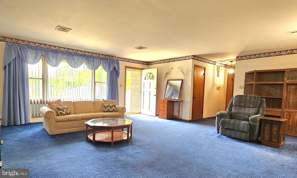 Image 9 of property listing at 20098 PINEY POINT RD, Callaway, MD 20620