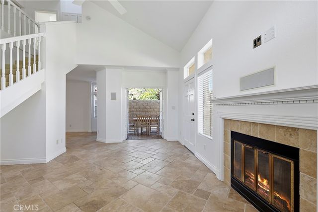 2575 Elden Avenue 3, Costa Mesa, CA 92627