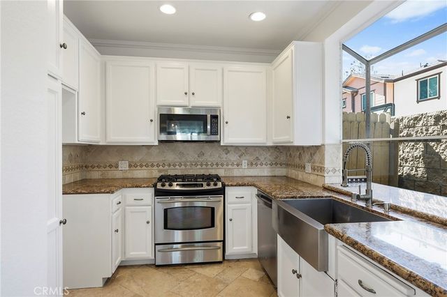 2575 Elden Avenue 3, Costa Mesa, CA 92627