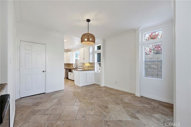 2575 Elden Avenue 3, Costa Mesa, CA 92627