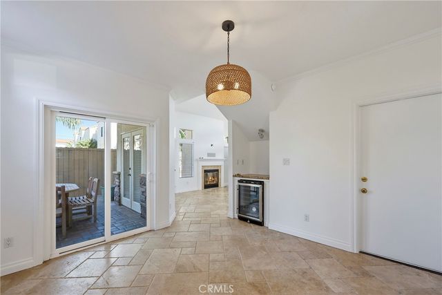 2575 Elden Avenue 3, Costa Mesa, CA 92627