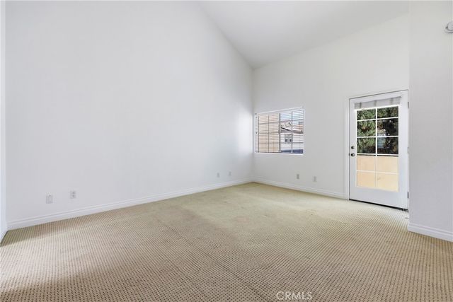 2575 Elden Avenue 3, Costa Mesa, CA 92627