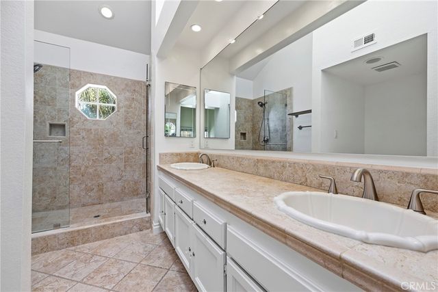 2575 Elden Avenue 3, Costa Mesa, CA 92627