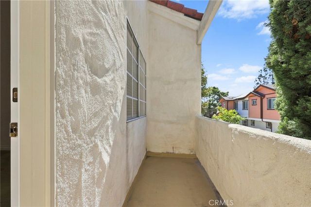 2575 Elden Avenue 3, Costa Mesa, CA 92627