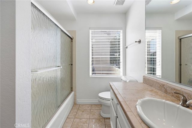 2575 Elden Avenue 3, Costa Mesa, CA 92627