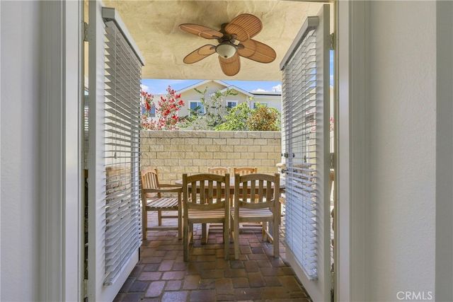2575 Elden Avenue 3, Costa Mesa, CA 92627