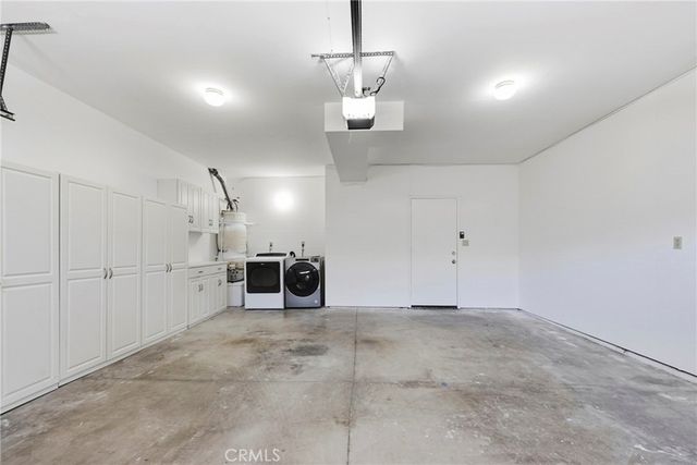 2575 Elden Avenue 3, Costa Mesa, CA 92627
