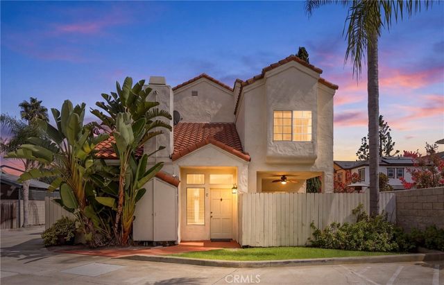 2575 Elden Avenue 3, Costa Mesa, CA 92627