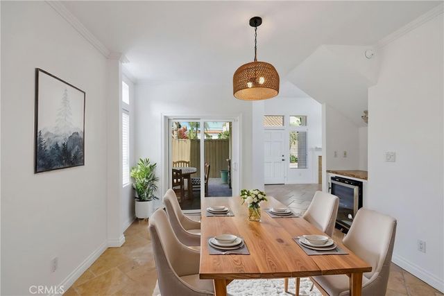 2575 Elden Avenue 3, Costa Mesa, CA 92627