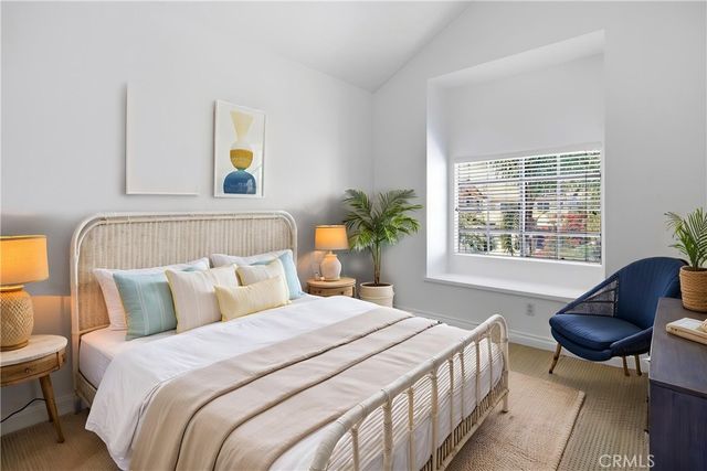 2575 Elden Avenue 3, Costa Mesa, CA 92627