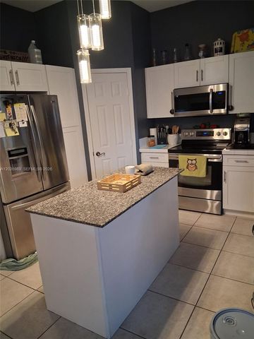 1953 SE 24th Avenue, Homestead, FL 33035