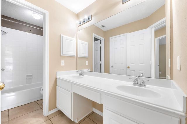 2406 Spanish Oak Hill Court, Spring, TX 77388