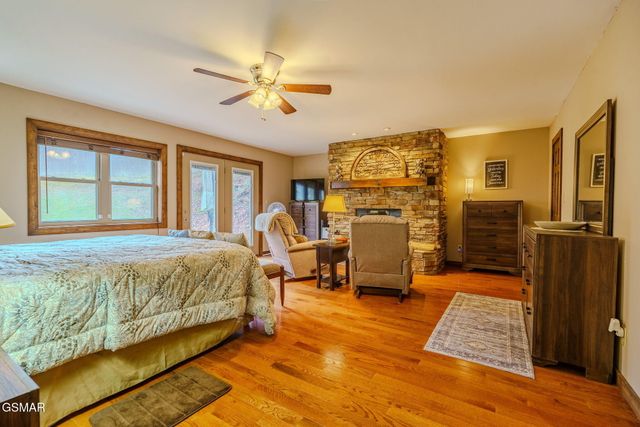 1501 Walt Price Road, Sevierville, TN 37876