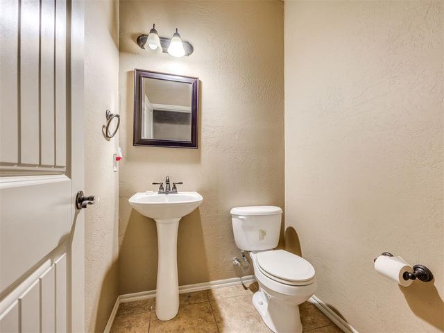 10025 Velletri Avenue, Yukon, OK 73099