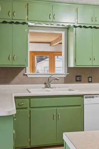 1806 Montana Avenue E, Saint Paul, MN 55119