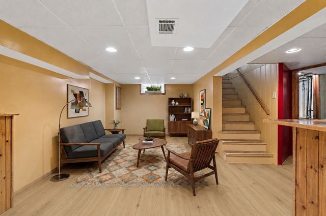 1806 Montana Avenue E, Saint Paul, MN 55119