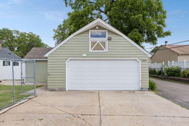 1806 Montana Avenue E, Saint Paul, MN 55119