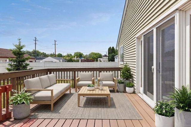 1806 Montana Avenue E, Saint Paul, MN 55119