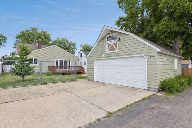1806 Montana Avenue E, Saint Paul, MN 55119