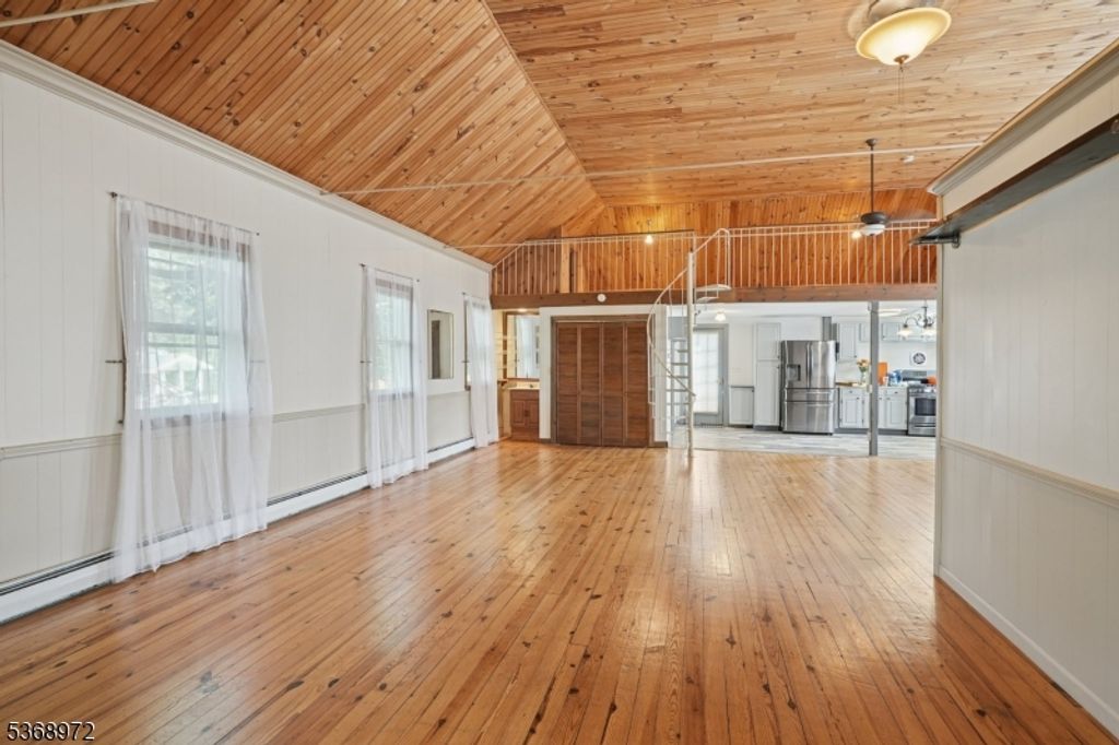 49 Main St, Hackettstown Town, NJ 07840