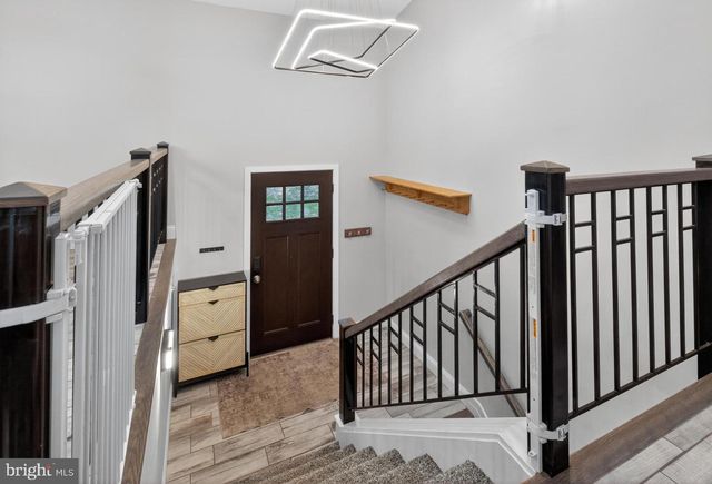 141 HUCKLEBERRY LN, Harrisburg, PA 17112