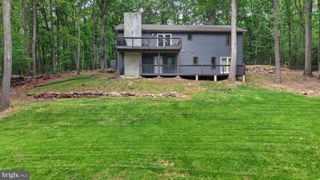 141 HUCKLEBERRY LN, Harrisburg, PA 17112