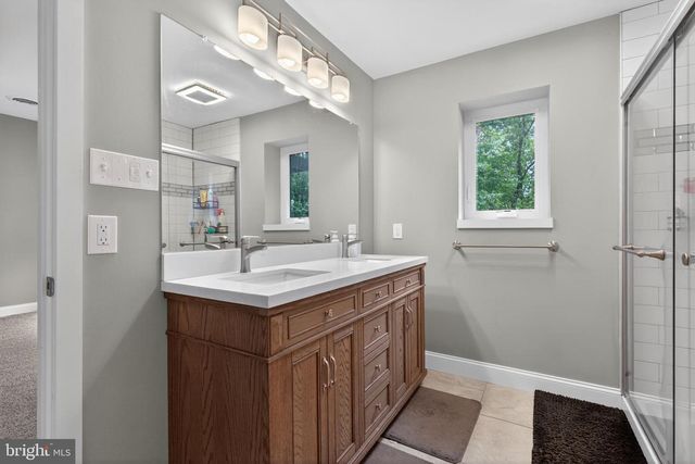 141 HUCKLEBERRY LN, Harrisburg, PA 17112