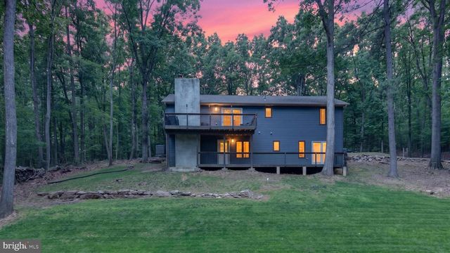 141 HUCKLEBERRY LN, Harrisburg, PA 17112