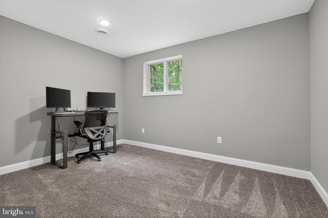 141 HUCKLEBERRY LN, Harrisburg, PA 17112